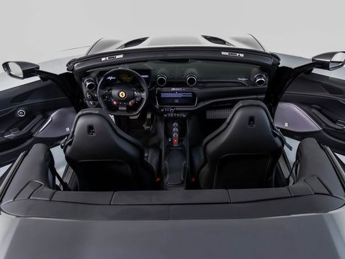 Certified 2019 Ferrari Portofino image 22