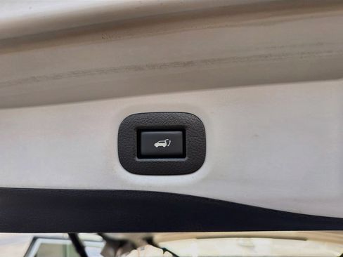 Used 2018 Nissan Rogue SV AWD/4WD image 20