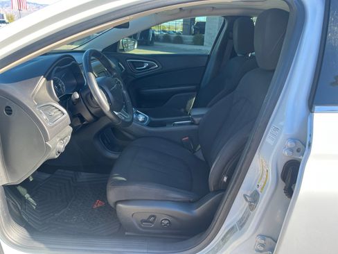 Used 2015 Chrysler 200 Limited w/ Convenience Group image 14