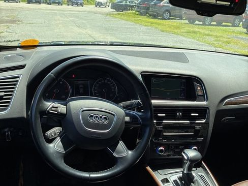 Used 2015 Audi Q5 2.0T Premium Plus w/ Technology Package AWD/4WD image 9