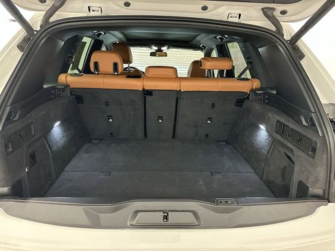 Used 2023 BMW X5 xDrive45e image 31