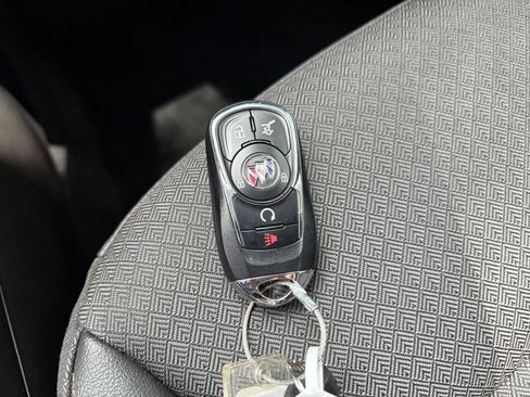 Used 2025 Buick Encore GX Preferred FWD image 17