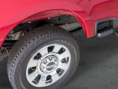 Used 2025 Ford F250 Lariat w/ Chrome Package image 12