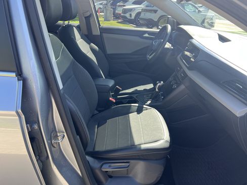 Certified 2023 Volkswagen Taos SE w/ Panoramic Sunroof Package FWD image 28