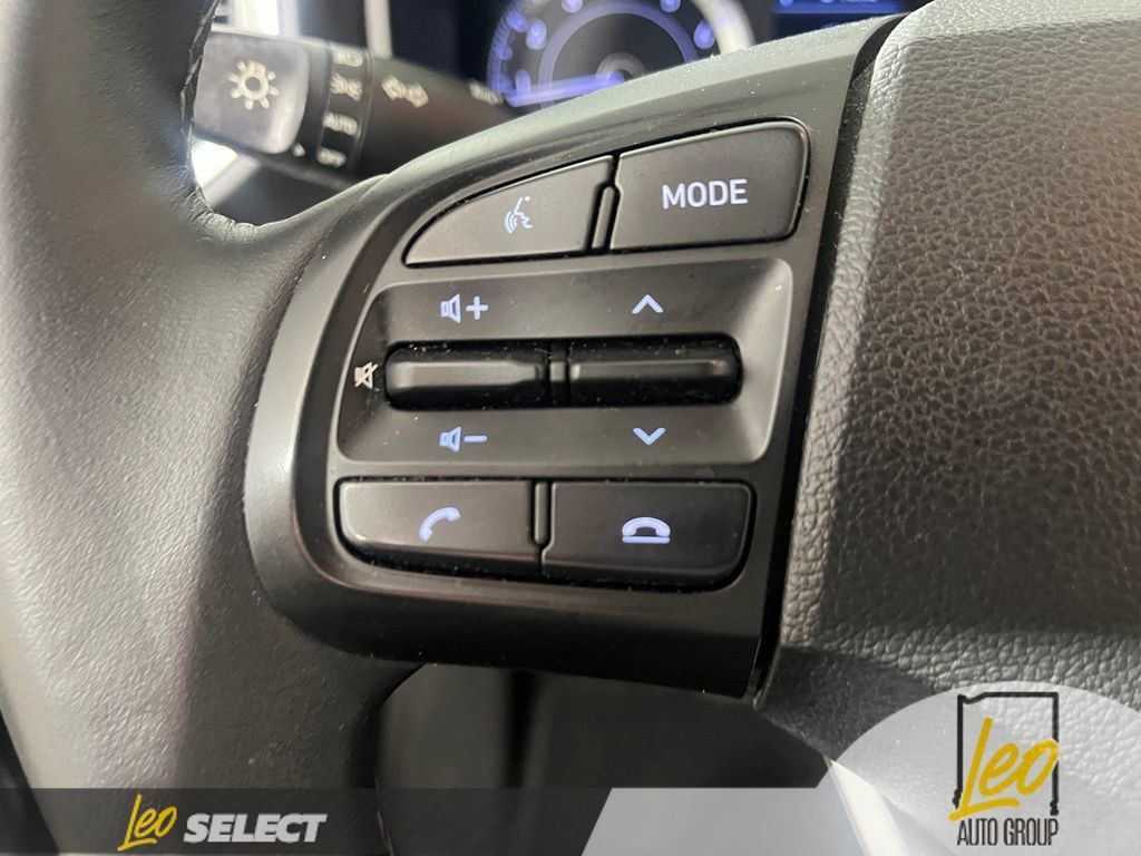 Used 2021 Hyundai Venue SEL FWD image 15
