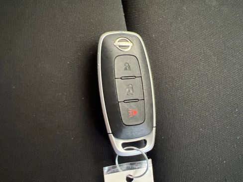 Used 2023 Nissan Rogue S AWD/4WD image 24