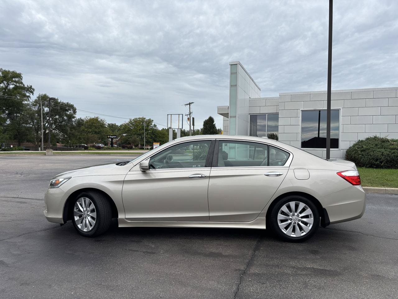 Used 2013 Honda Accord EX-L image 4