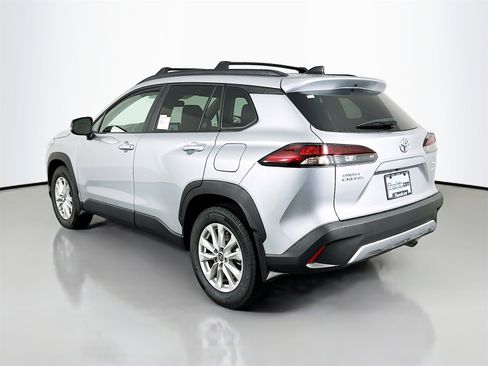 New 2026 Toyota Corolla Cross LE image 5