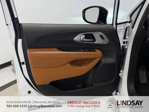 New 2026 Chrysler Pacifica Pinnacle w/ Trailer Tow Group image 20