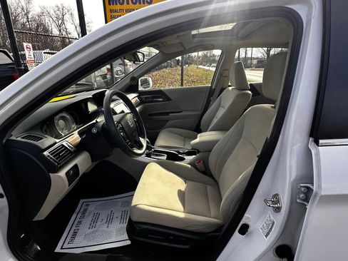 Used 2016 Honda Accord EX image 15