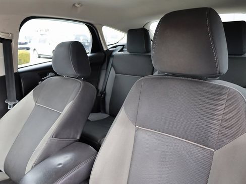 Used 2014 Ford Focus SE w/ SE Winter Package image 16