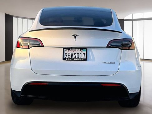 Used 2023 Tesla Model Y Performance AWD/4WD image 5