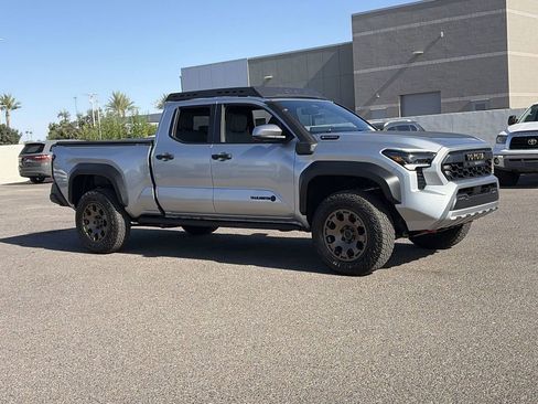 Used 2025 Toyota Tacoma 4x4 Double Cab Hybrid image 4