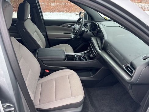 Used 2024 Chevrolet Traverse LT w/ Trailering Package image 11