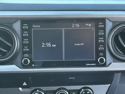 Used 2020 Toyota Tacoma SR5 RWD image 18