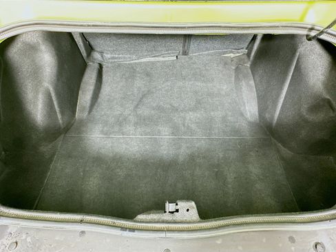 Used 2015 Dodge Challenger SRT w/ Technology Group image 28