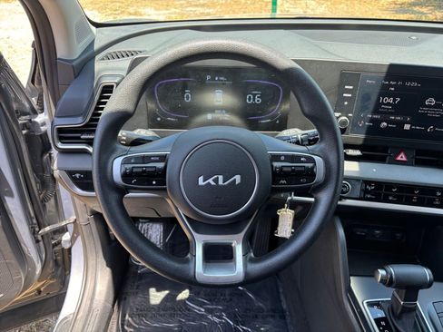 Used 2025 Kia Sportage LX FWD image 28
