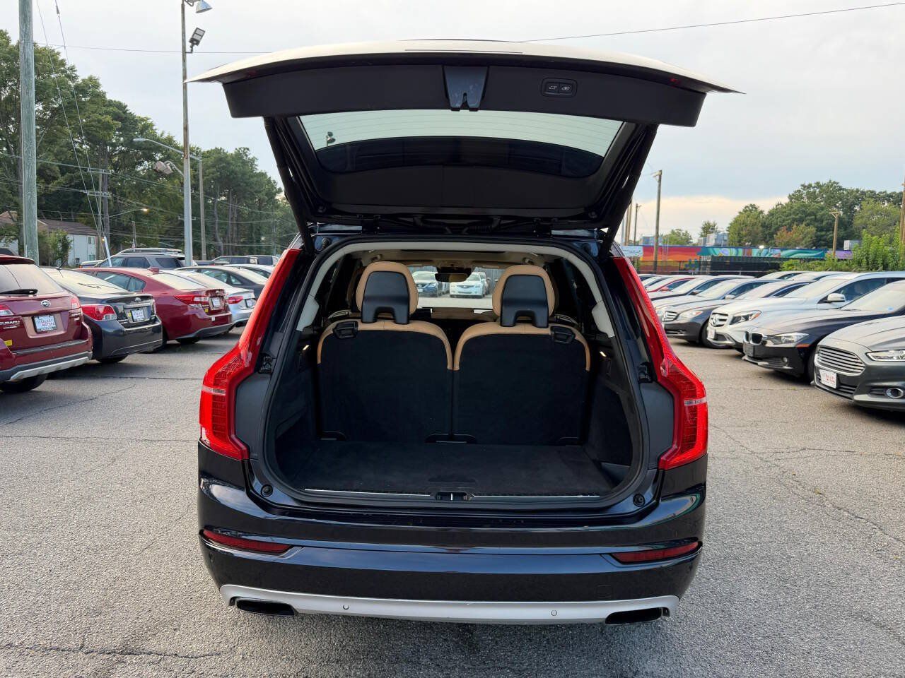 Used 2016 Volvo XC90 T6 Momentum AWD/4WD image 14