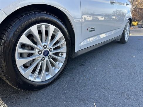 Certified 2017 Ford C-MAX Energi SE w/ Equipment Group 402A image 12