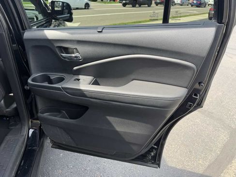 Used 2016 Honda Pilot Touring image 19