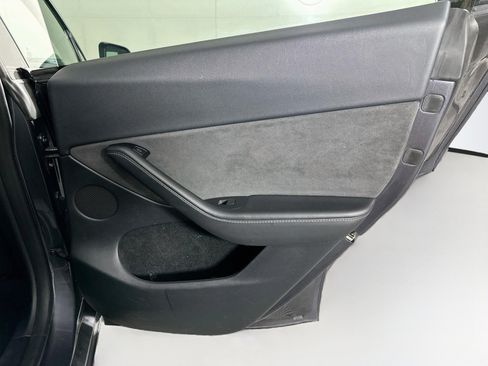 Used 2023 Tesla Model Y Long Range AWD/4WD image 29