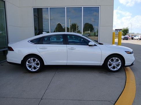 Used 2025 Honda Accord LX image 6