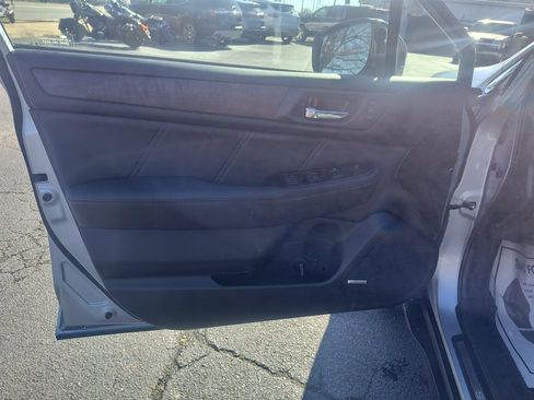 Used 2019 Subaru Outback 2.5i Limited w/ Popular Package #2 image 20