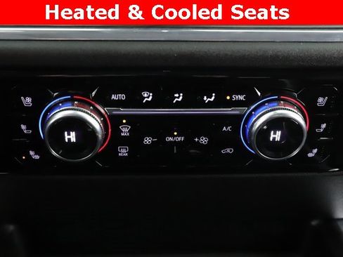 Used 2025 GMC Sierra 3500 SLT w/ SLT Premium Package image 4