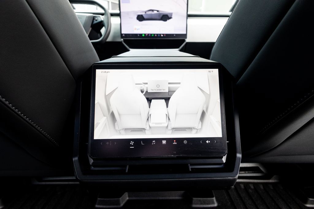 Used 2024 Tesla Cybertruck AWD Crew Cab image 43