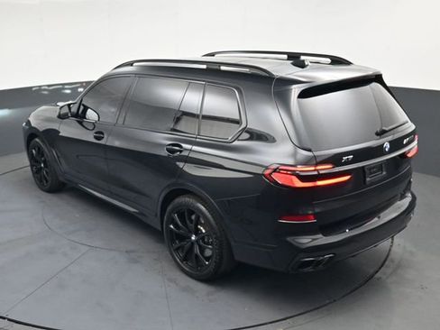 Used 2025 BMW X7 M60i AWD/4WD image 25