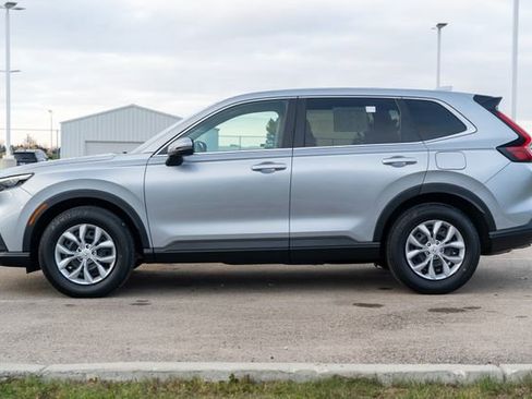 Used 2025 Honda CR-V LX image 3