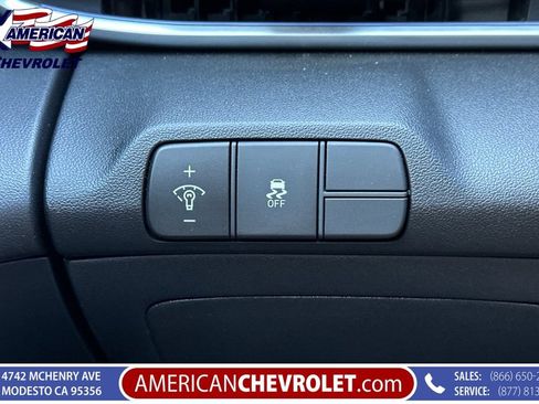 Used 2025 Hyundai Elantra SEL FWD image 36