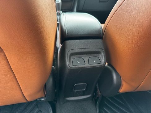 Used 2017 Chevrolet Cruze Premier FWD image 15
