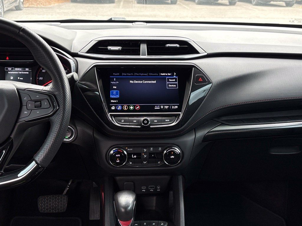 Used 2023 Chevrolet TrailBlazer RS w/ Convenience Package FWD image 26