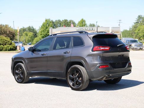 Used 2017 Jeep Cherokee High Altitude AWD/4WD image 3