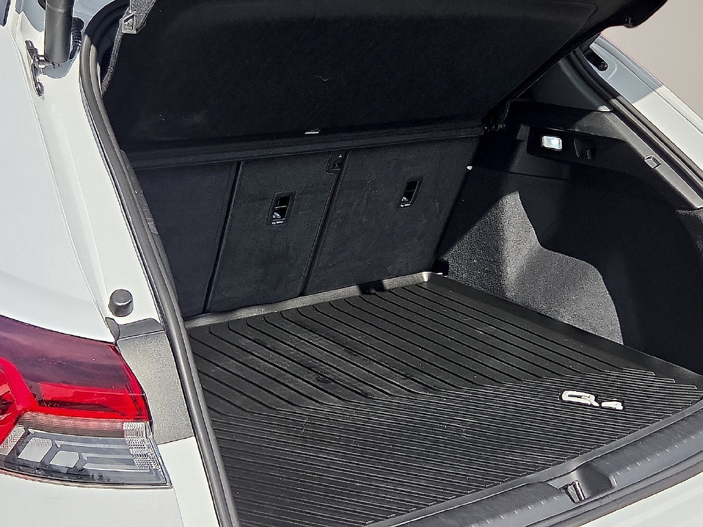 Used 2023 Audi Q4 e-tron Premium Plus w/ Premium Plus RWD image 8