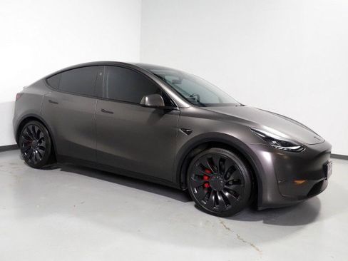 Used 2025 Tesla Model Y Performance image 1