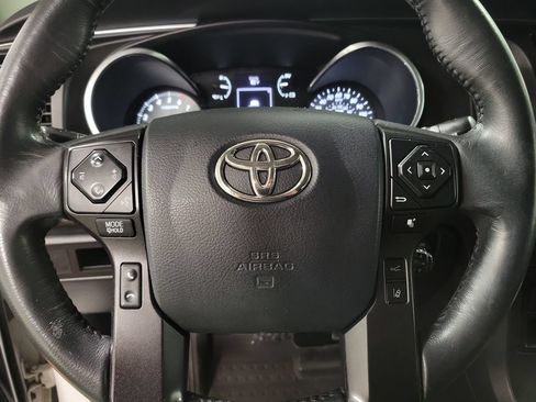 Used 2018 Toyota Sequoia TRD Sport AWD/4WD image 18