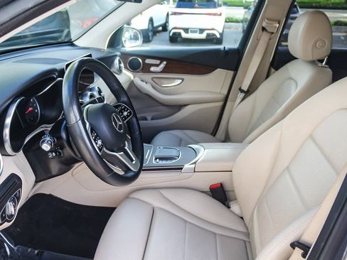 Used 2022 Mercedes-Benz GLC 300 4MATIC w/ Premium Package Lite image 19