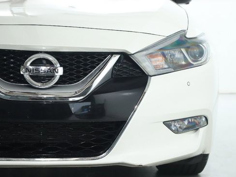 Used 2017 Nissan Maxima Platinum image 8