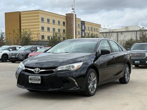 Used 2017 Toyota Camry SE image 7