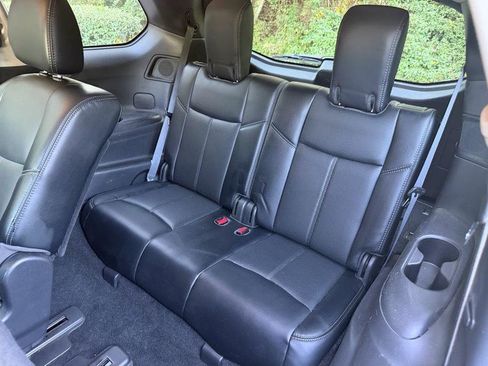 Used 2017 Nissan Pathfinder Platinum image 21