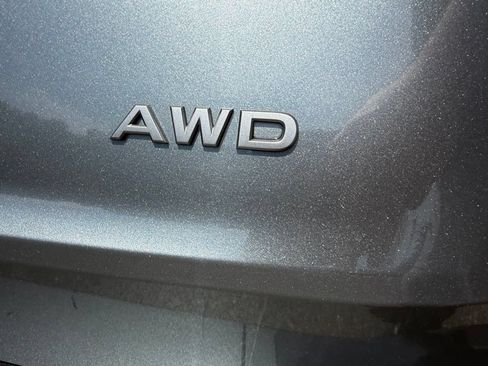 Used 2024 Nissan Rogue S AWD/4WD image 9
