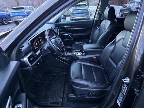 Used 2023 Kia Telluride S image 15