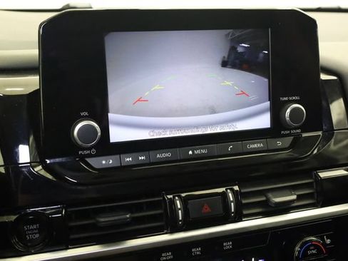 Used 2025 Nissan Pathfinder SV AWD/4WD image 22