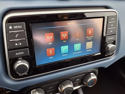 New 2025 Nissan Versa SV w/ Trunk Package FWD image 5