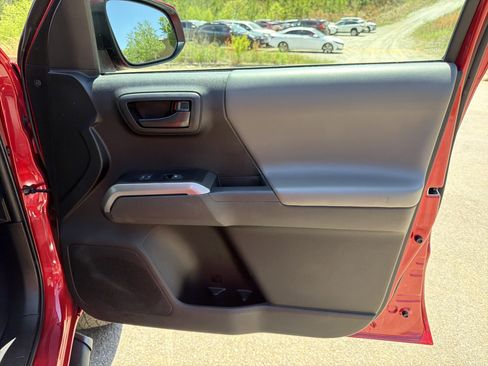 Used 2023 Toyota Tacoma SR5 w/ Technology Package image 14