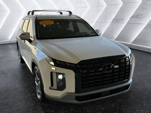 Used 2023 Hyundai Palisade Limited image 3