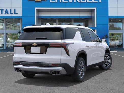 Used 2026 Chevrolet Traverse LT w/ Driver Confidence Package FWD image 4