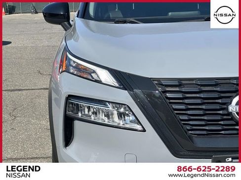 Used 2023 Nissan Rogue SV w/ SV Premium B Package image 10